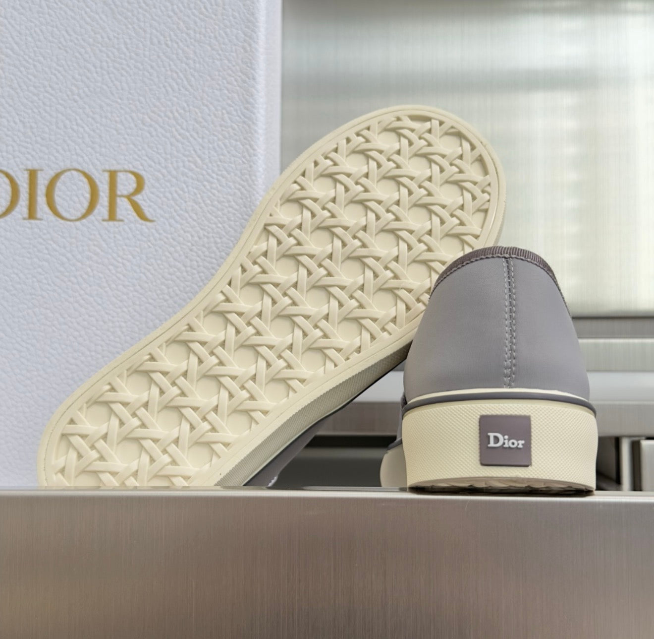 DIOR