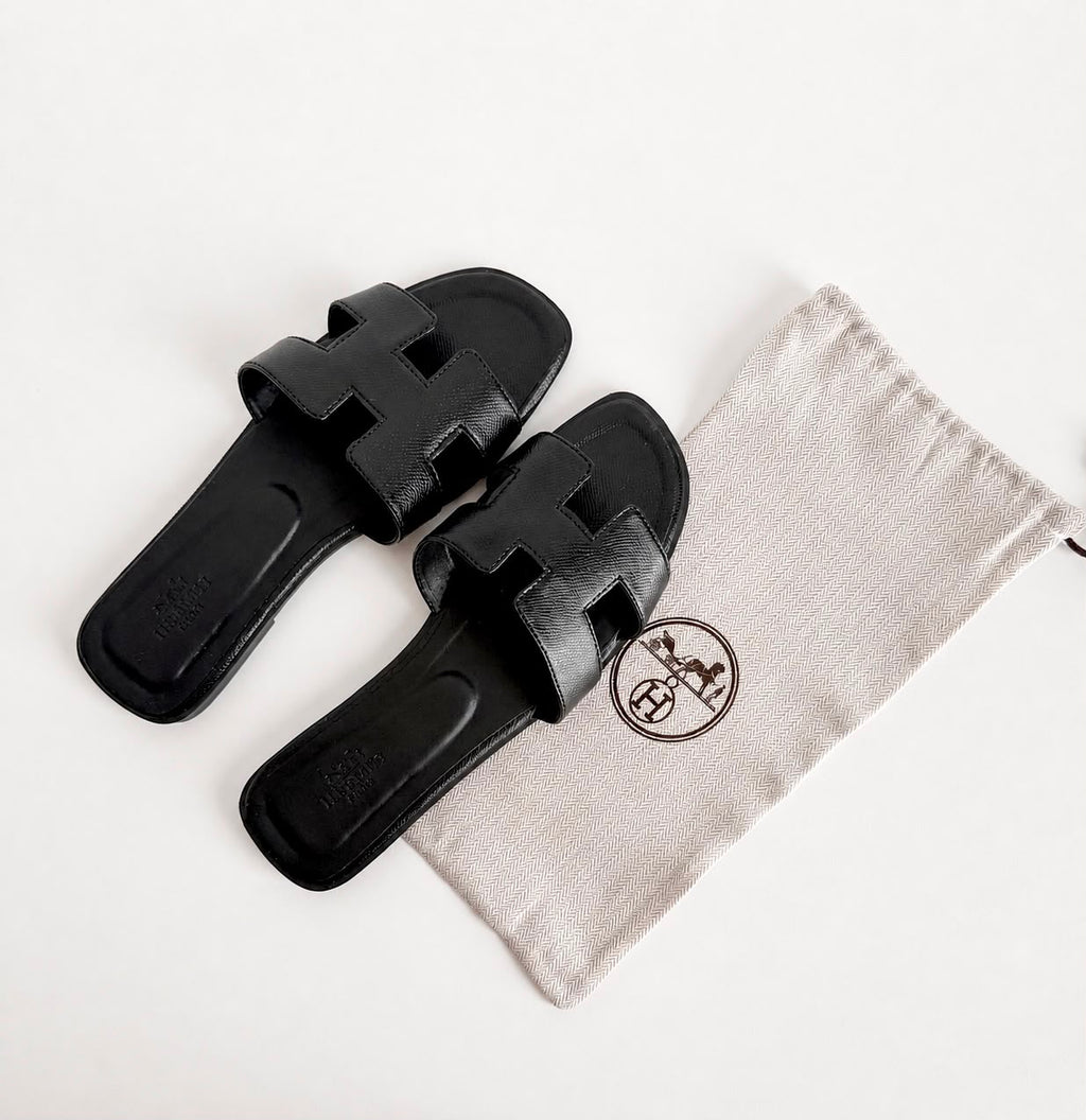 HERMÈS ORAN LEATHER SANDALS