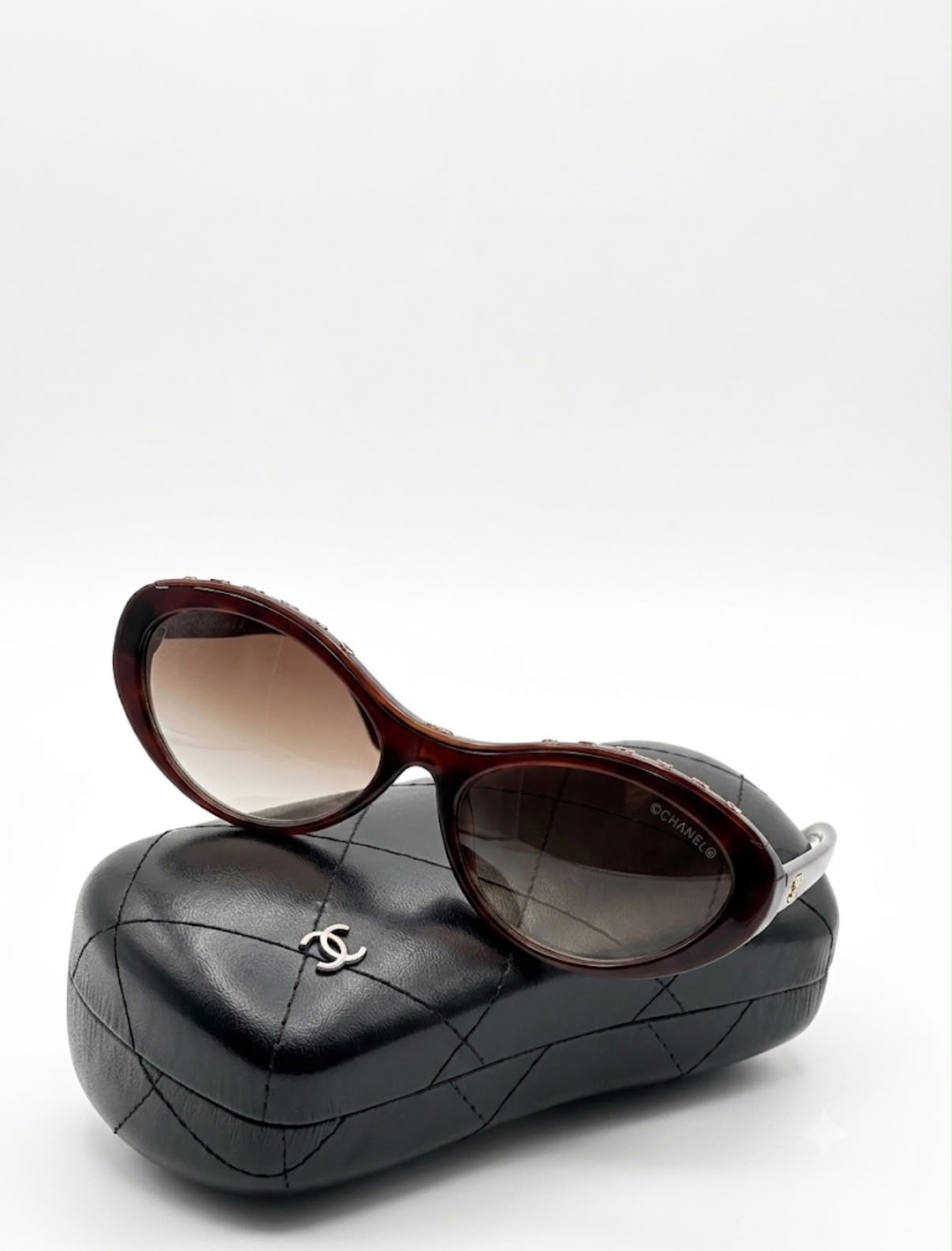 CHANEL SIGNATURE OVAL