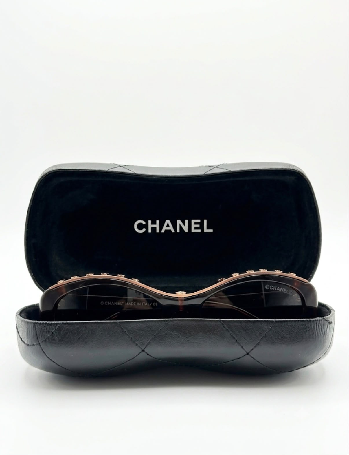 CHANEL SIGNATURE OVAL